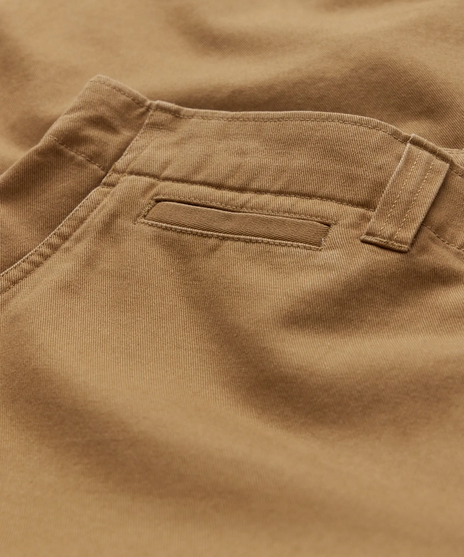 Relaxed Fit Favorite Chino in British Khaki